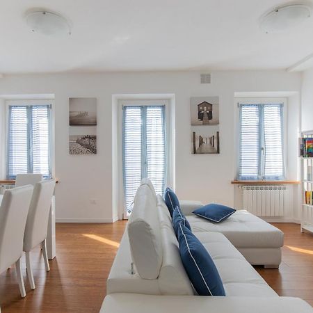 Elena House White Apartment В'яреджо Екстер'єр фото