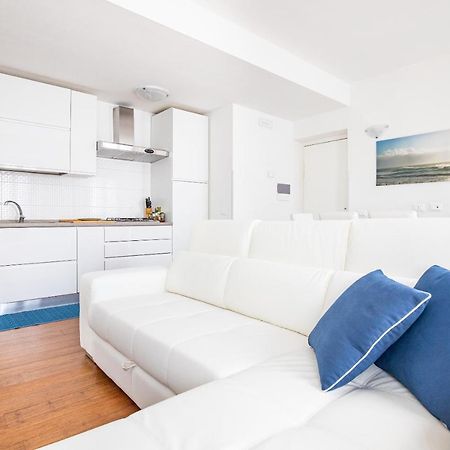 Elena House White Apartment В'яреджо Екстер'єр фото