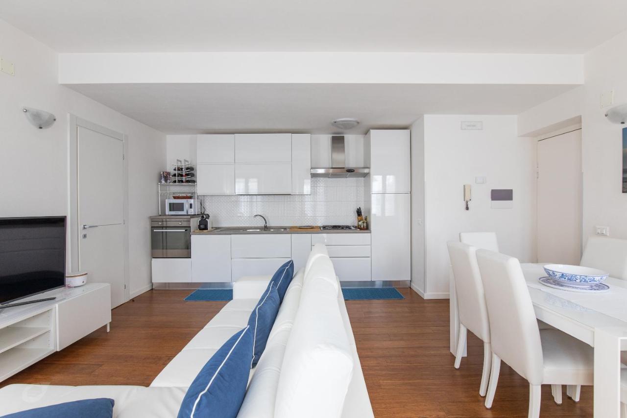 Elena House White Apartment В'яреджо Екстер'єр фото