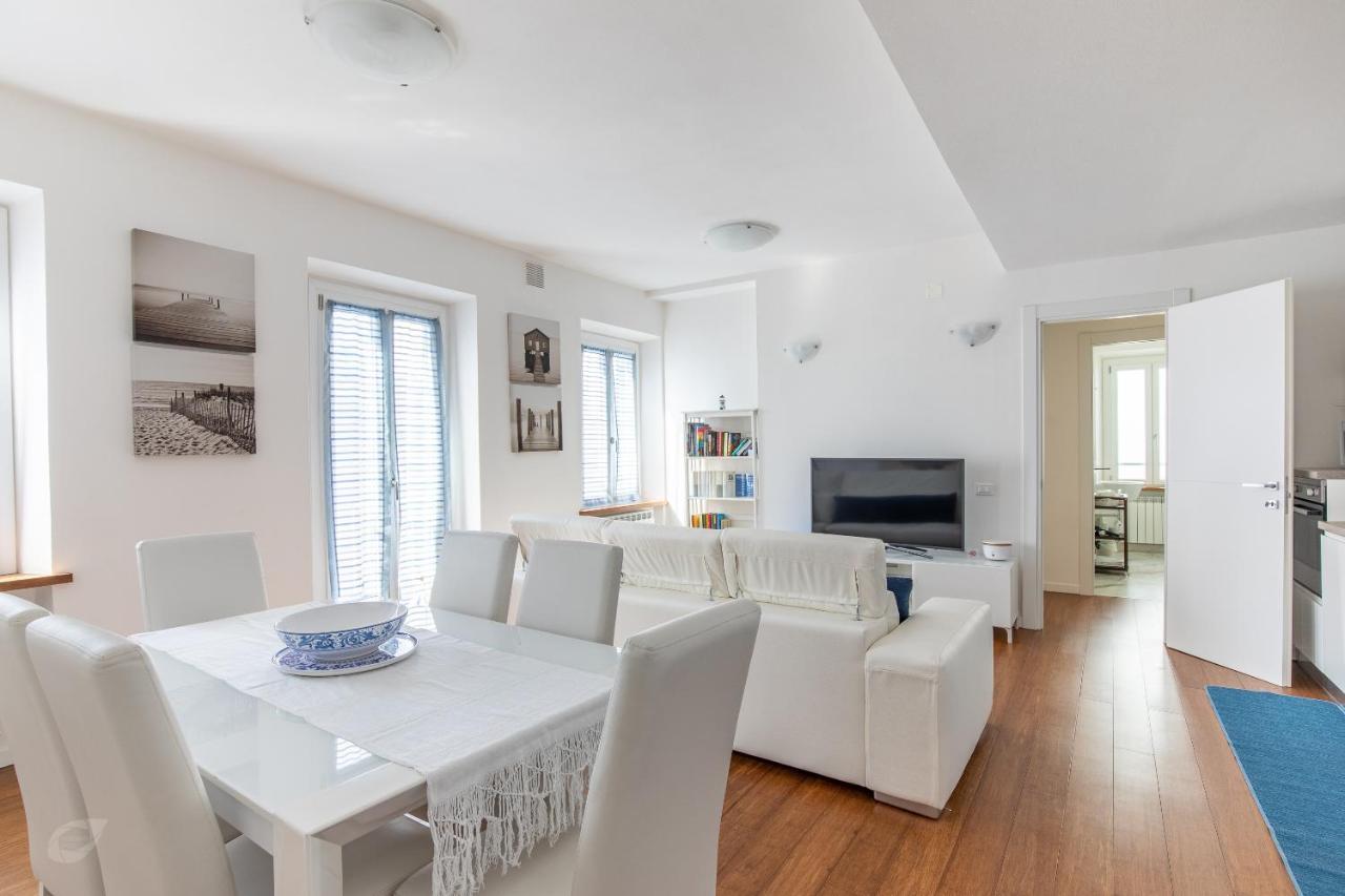 Elena House White Apartment В'яреджо Екстер'єр фото