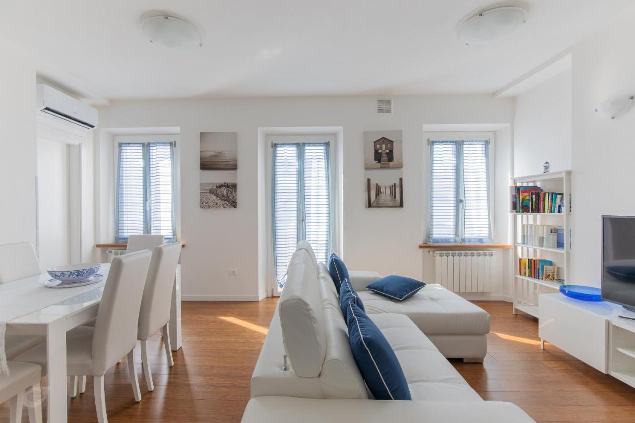 Elena House White Apartment В'яреджо Екстер'єр фото